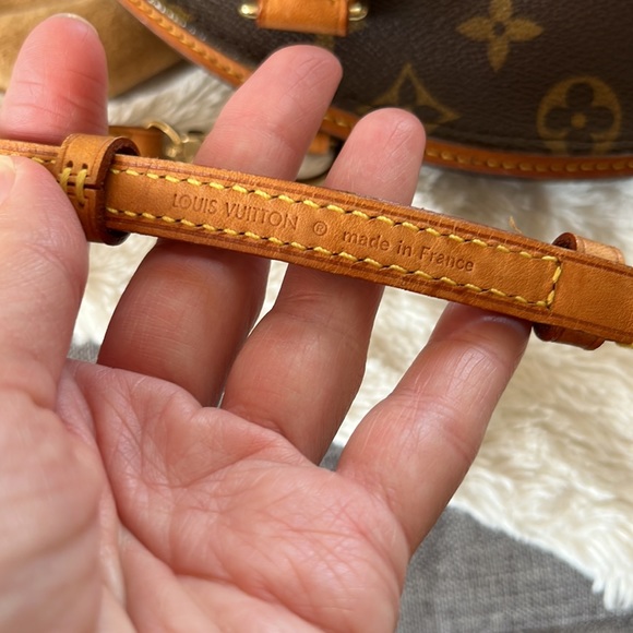 Louis Vuitton Brown and Tan Monogram Bag - Picture 11 of 16